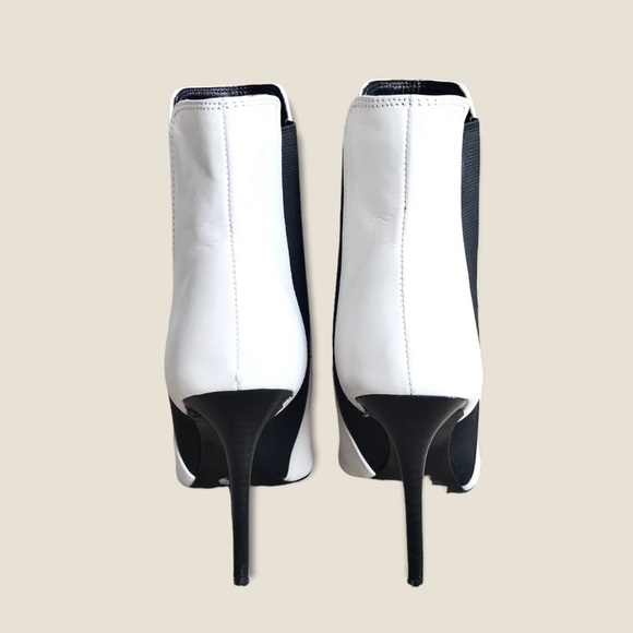 Tony Bianco Black White Leather Stiletto Heeled Casual/Formal Chic Ankle Booties - Picture 11 of 16